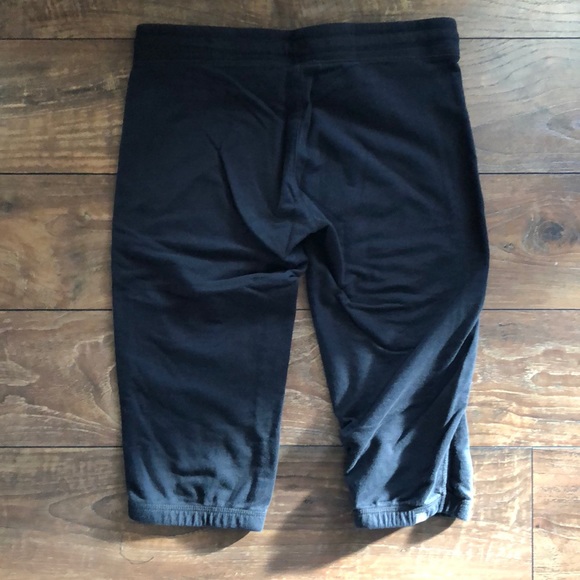 Nike workout capris - Picture 3 of 5